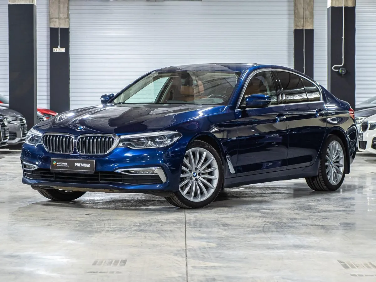 BMW 5-Series Image 2